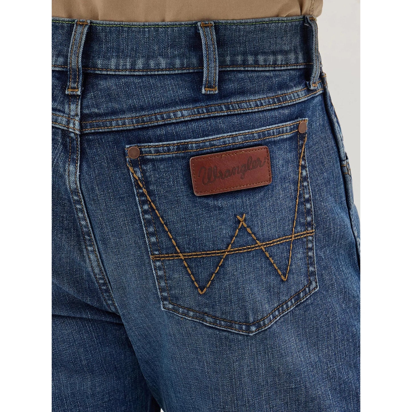 Men's Wrangler Retro® Slim Fit Straight Leg Jean 112365303