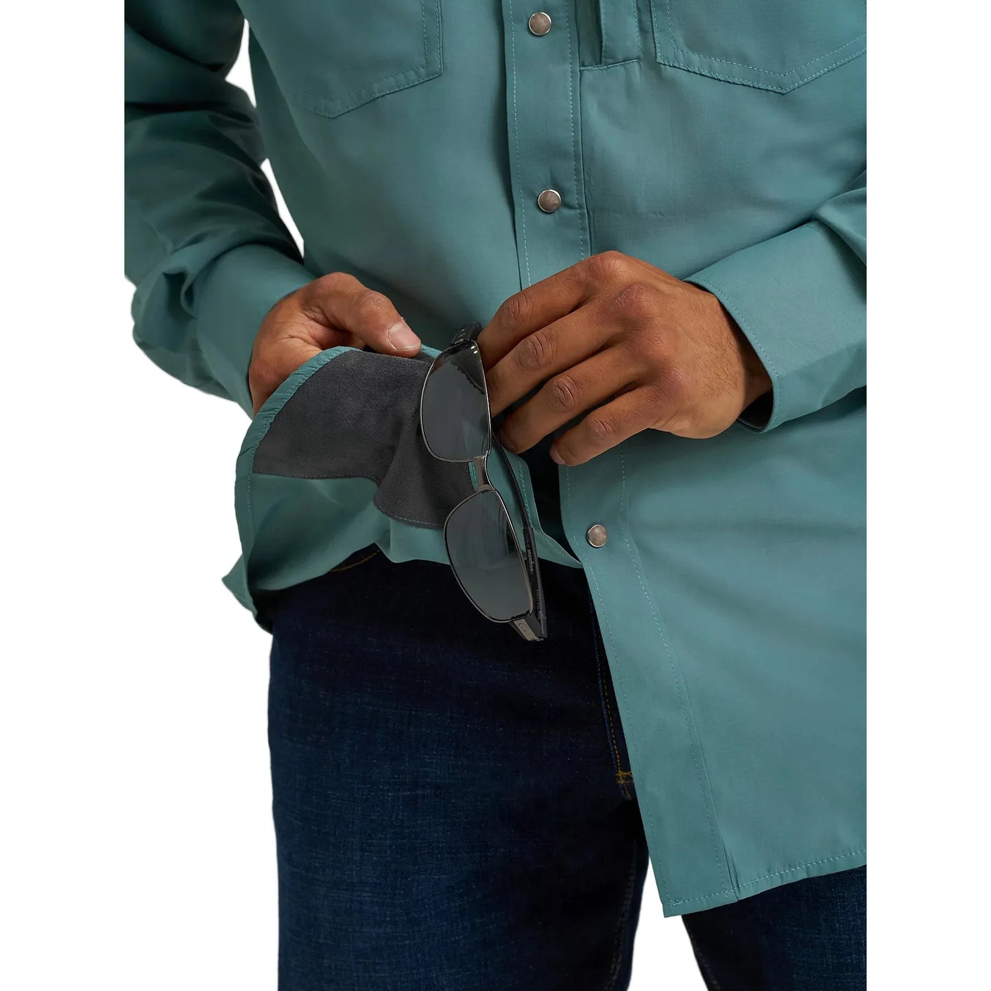 Men's Wrangler Performance Snap Long Sleeve Solid Shirt 112368052