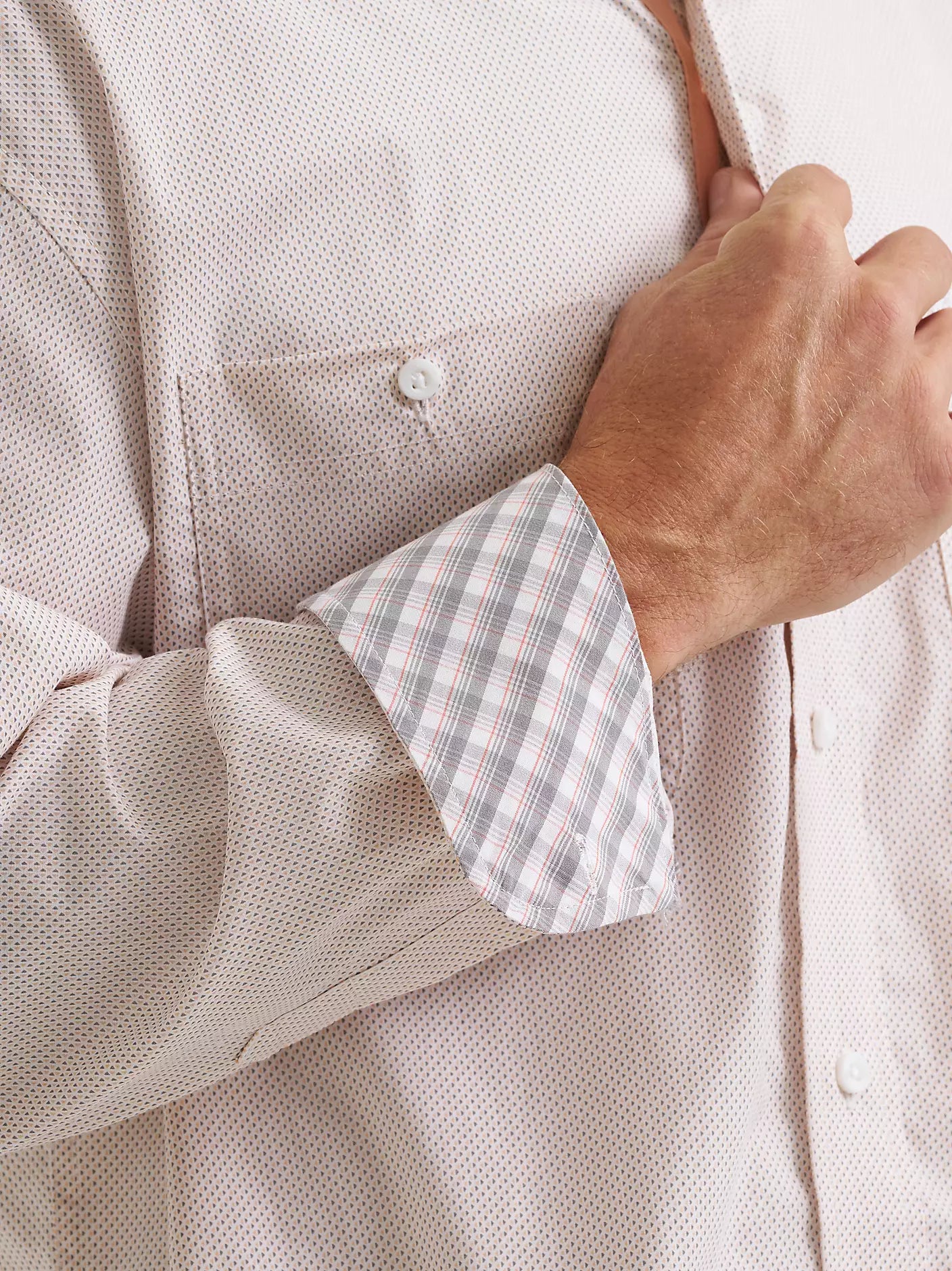 Men's Wrangler® George Strait™ Long Sleeve Button Down Two Pocket Shirt 112374612