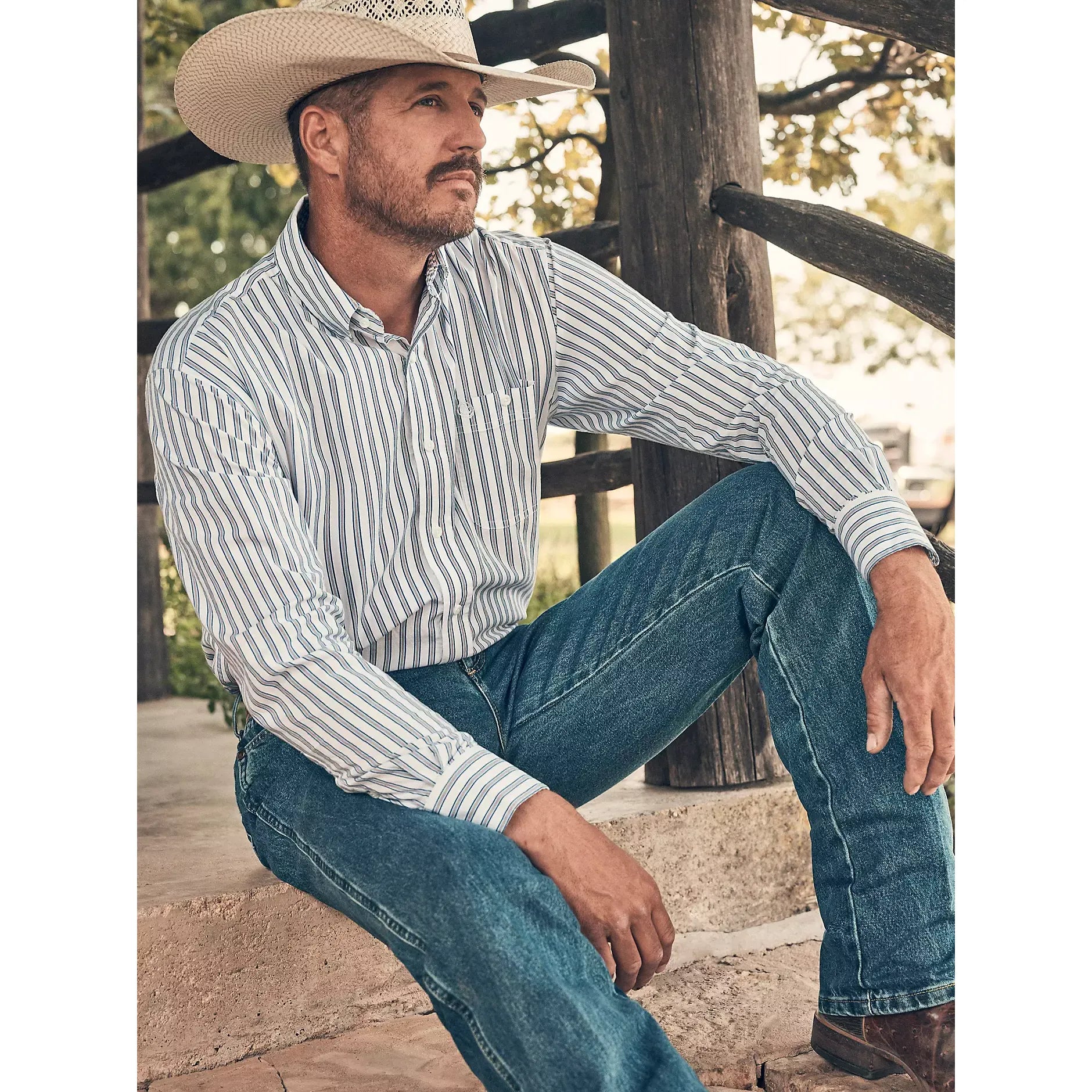 Men's Wrangler George Strait Long Sleeve Button Down One Pocket Shirt 112379063