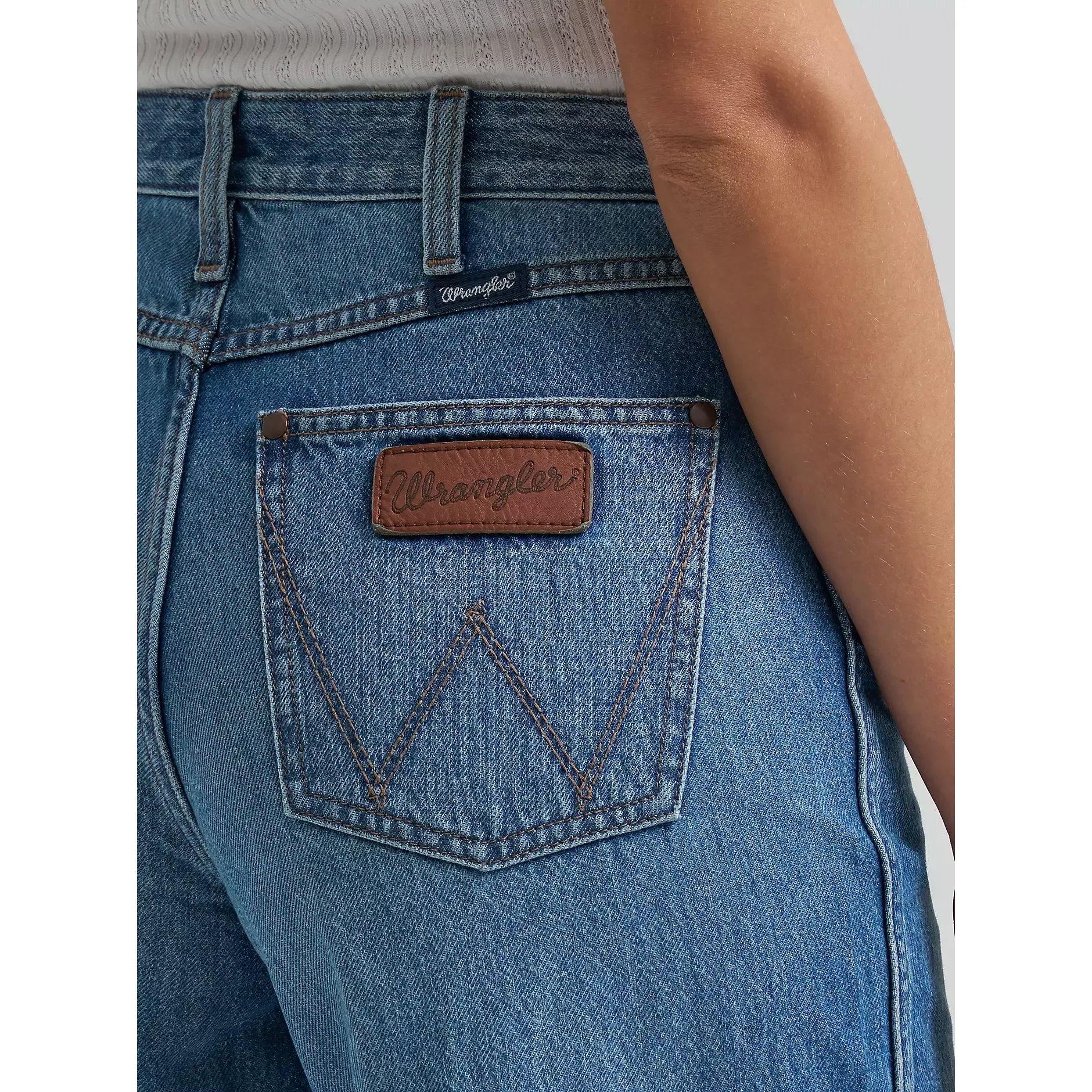 Women's Wrangler Retro® Bailey High Rise Wide Leg Cuffed Jean 112382266