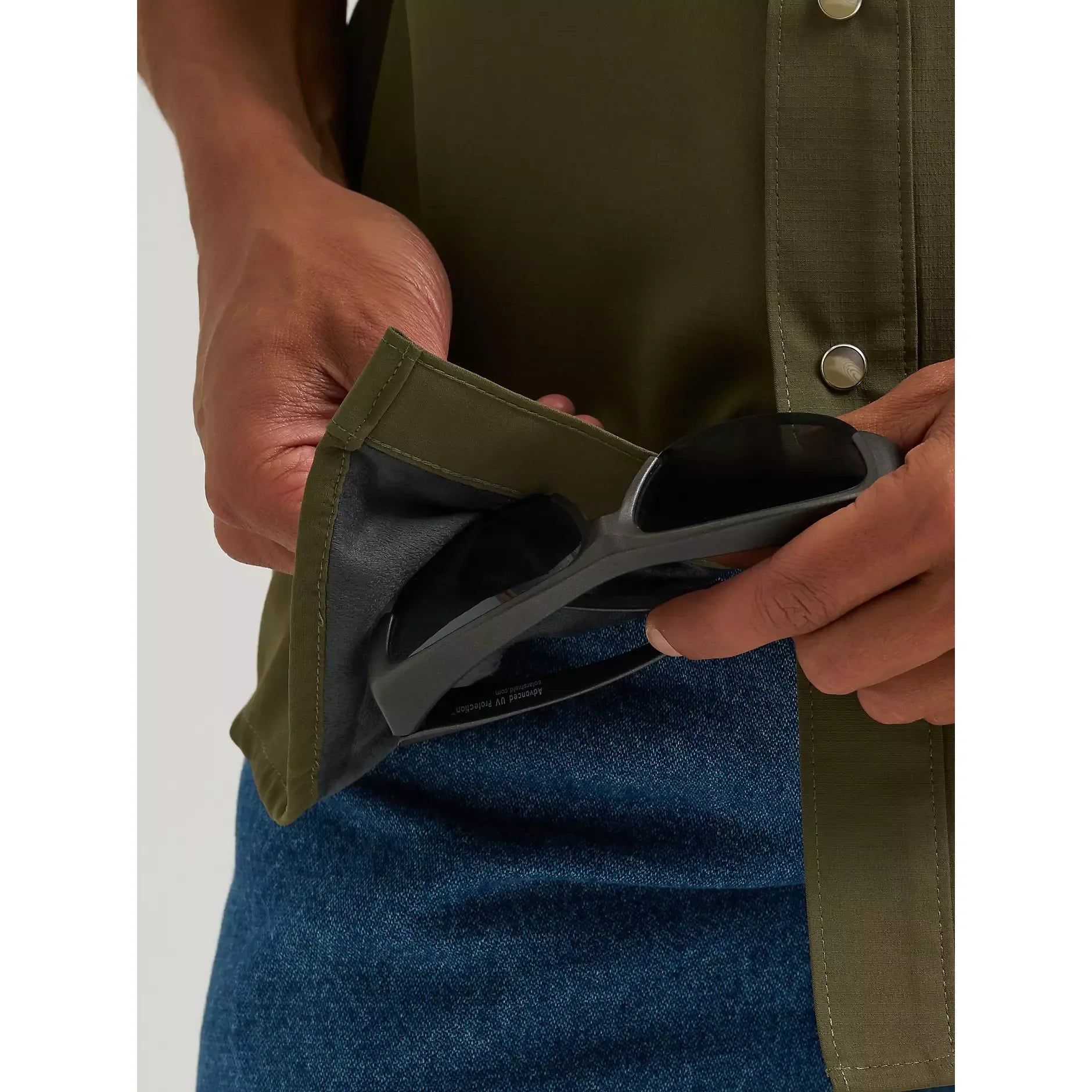 Men's Wrangler Olive Night All Terrain Men's Performance Solid Shirt 112382383
