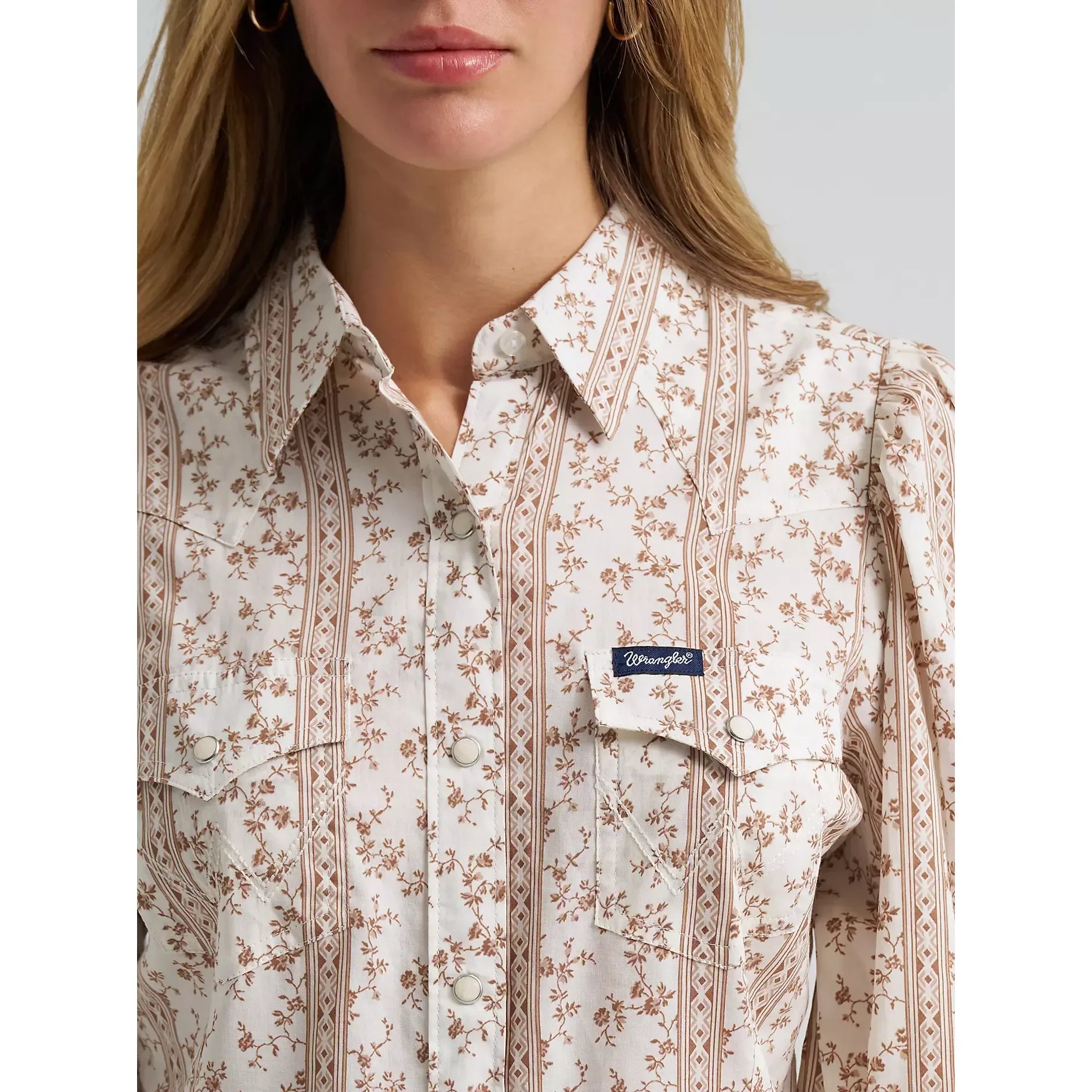 Women's Wrangler Smocked Sleeve Western Snap Blouse 112382517