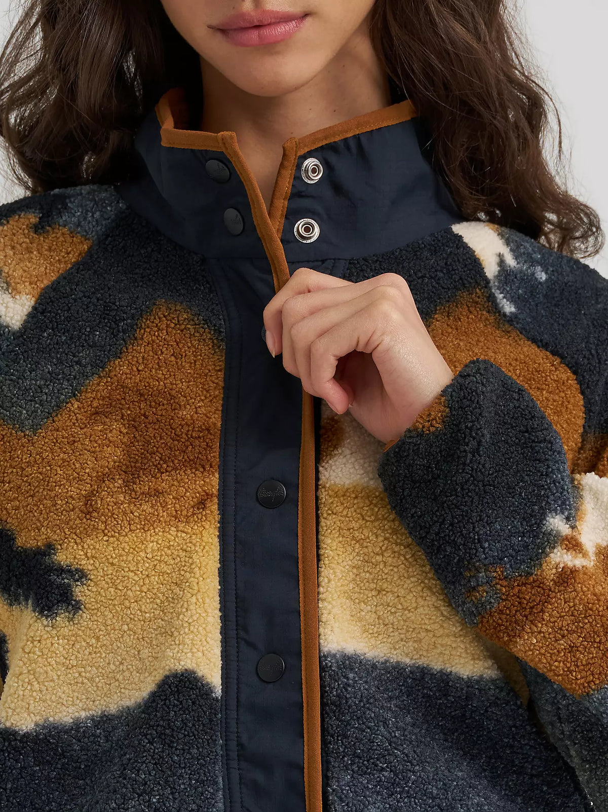 Wrangler Women's Desert Tapestry Hay Away Big Sky Sherpa Snap Jacket 112383035