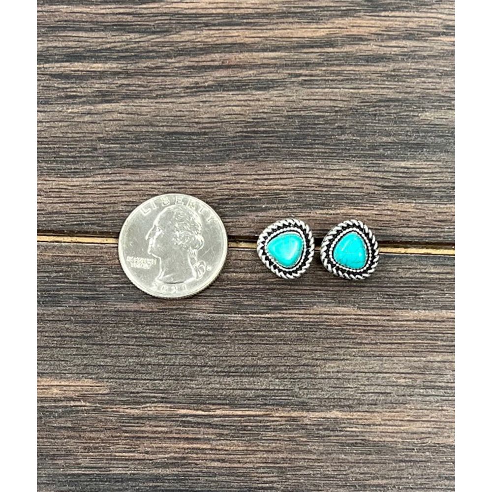 Isac 7mm Irregular Turquoise Stud Earrings 723045