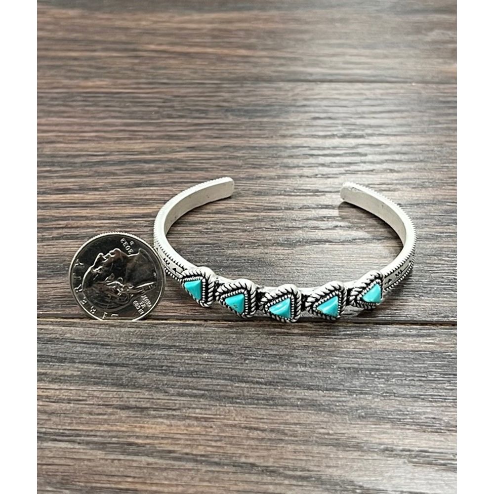 Women's Isac Western Turquoise Cuff Bracelet 711318