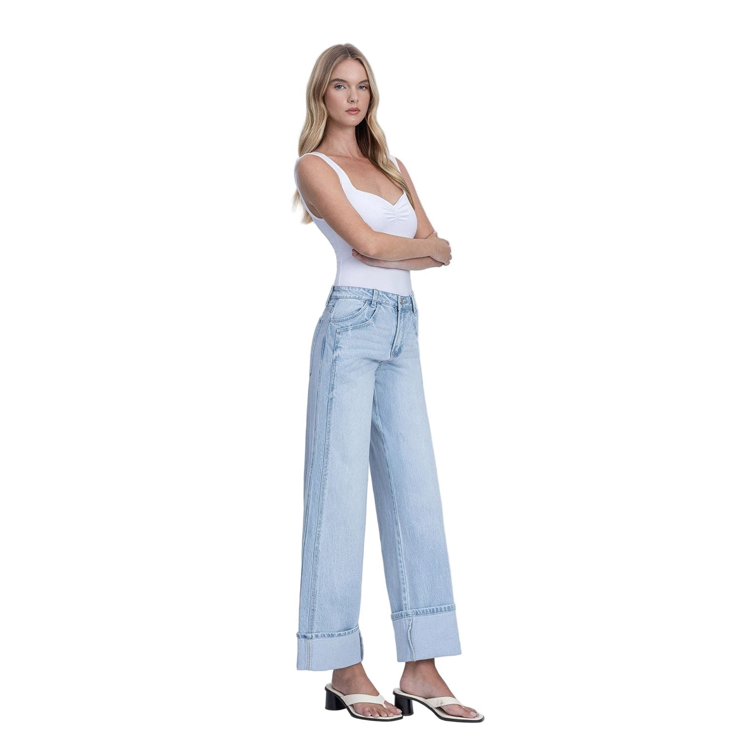 Women's Vervet Super High Rise Light Wash Cuffed Baggy Wide Jeans T6515