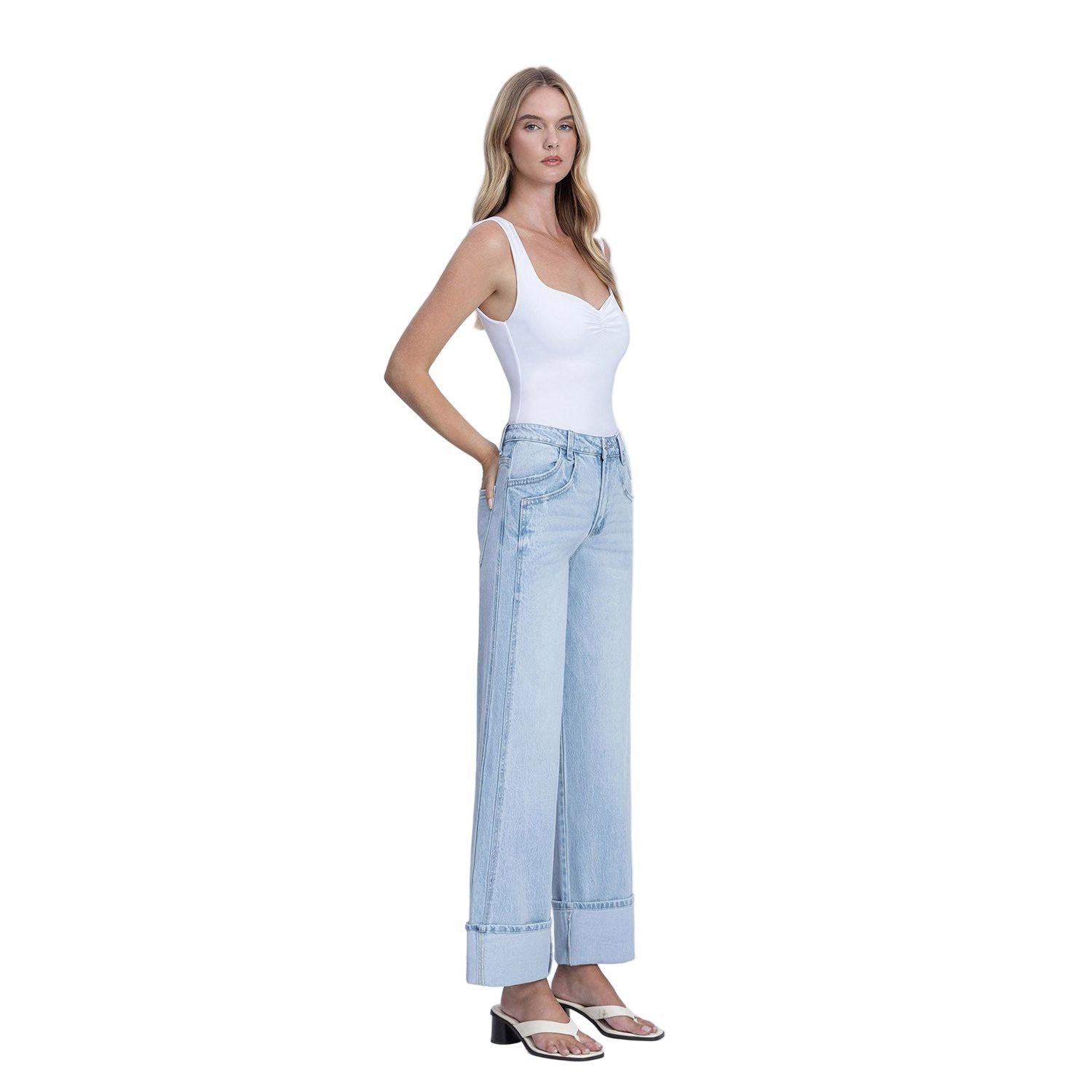Women's Vervet Super High Rise Light Wash Cuffed Baggy Wide Jeans T6515
