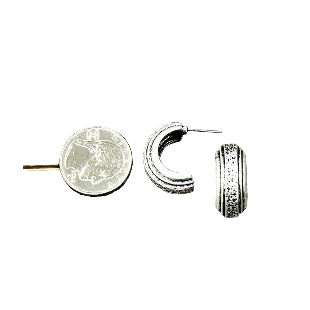 Women's Isac .8" Long Antique Stud Earrings