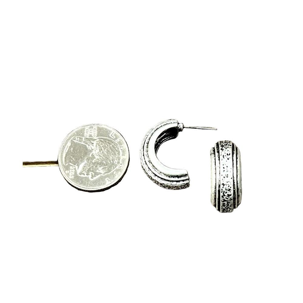 Women's Isac .8" Long Antique Stud Earrings