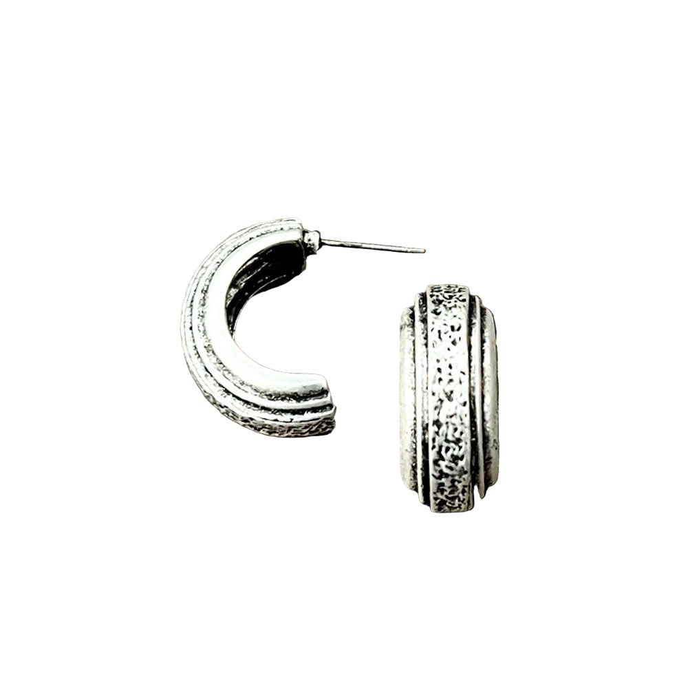 Women's Isac .8" Long Antique Stud Earrings