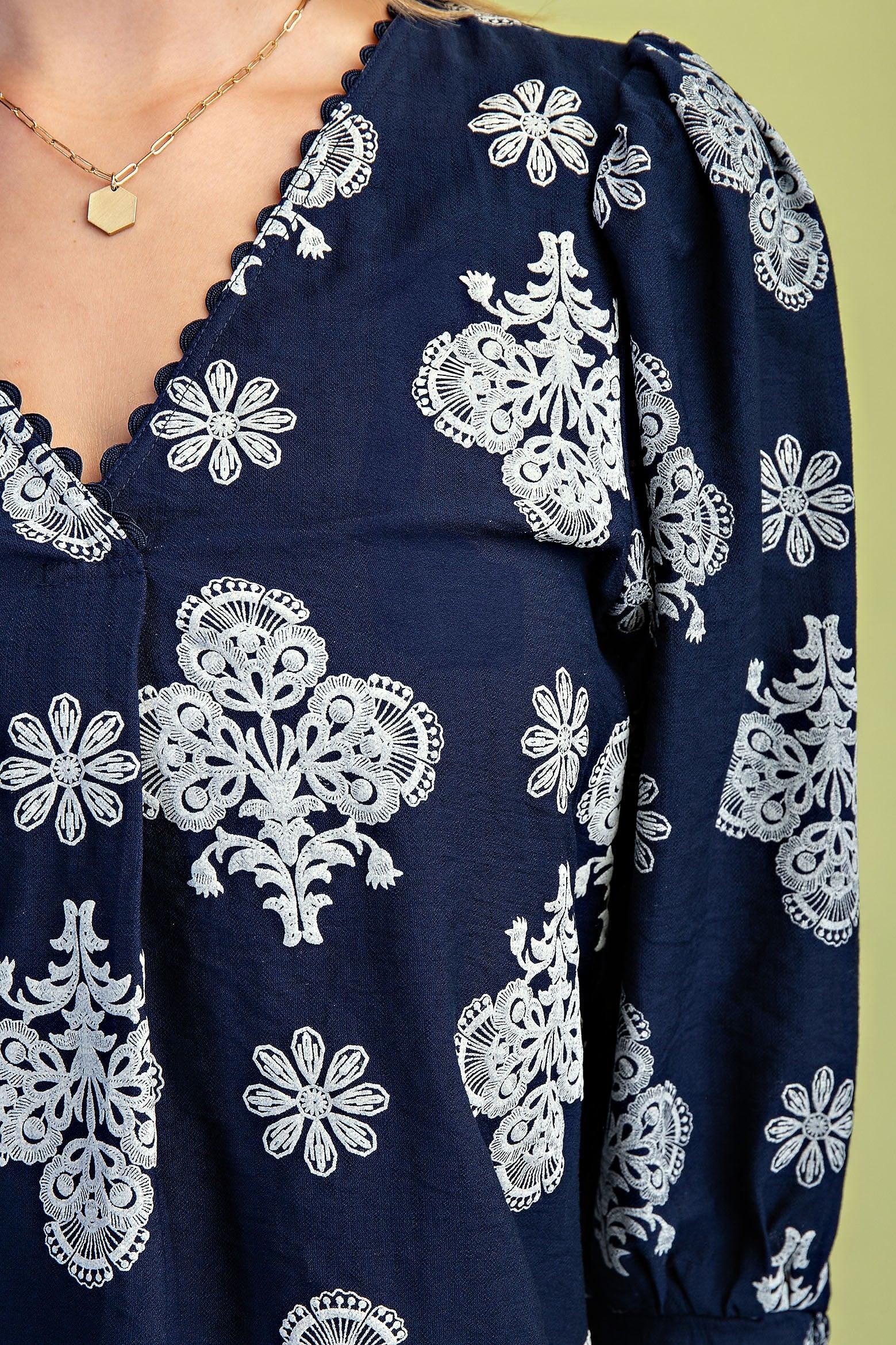 Women's Gigio Navy Mix Puff Printed V-neck Blouse TE1573