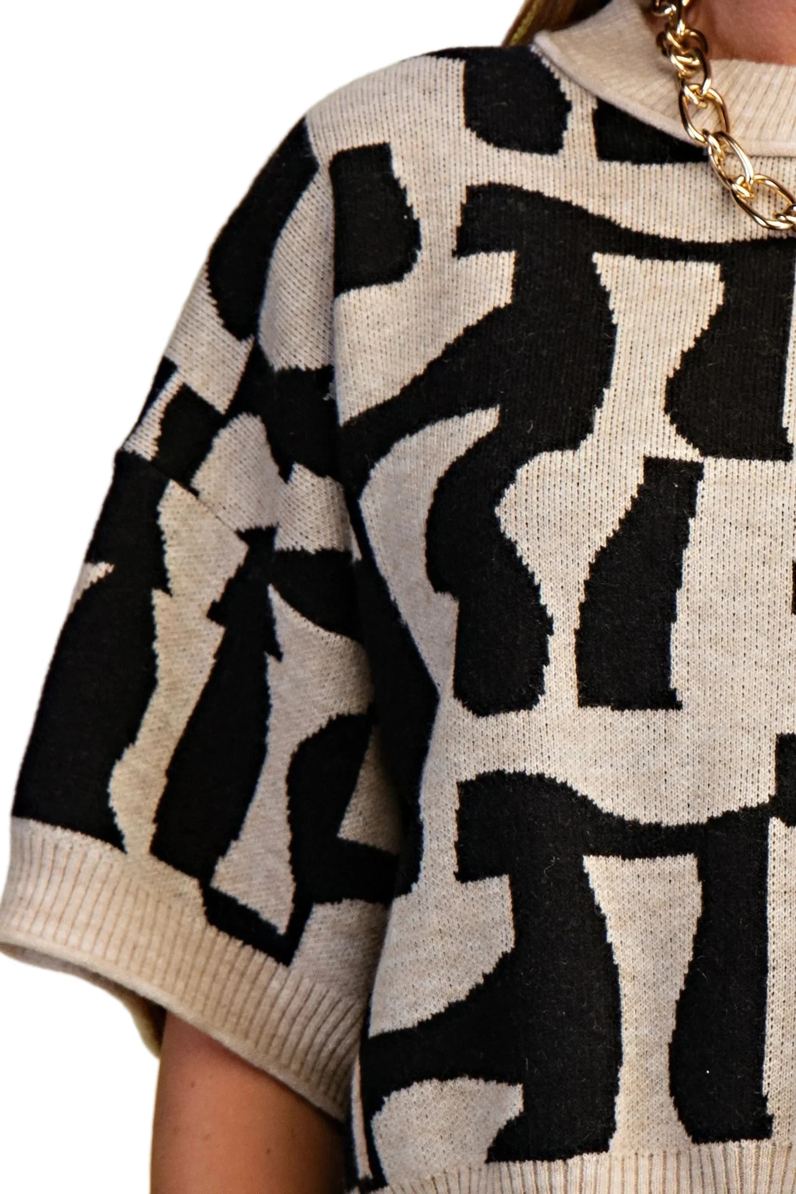 Women's Gigio Black and Cream Short Sleeve Geometric Print Sweater TE1446