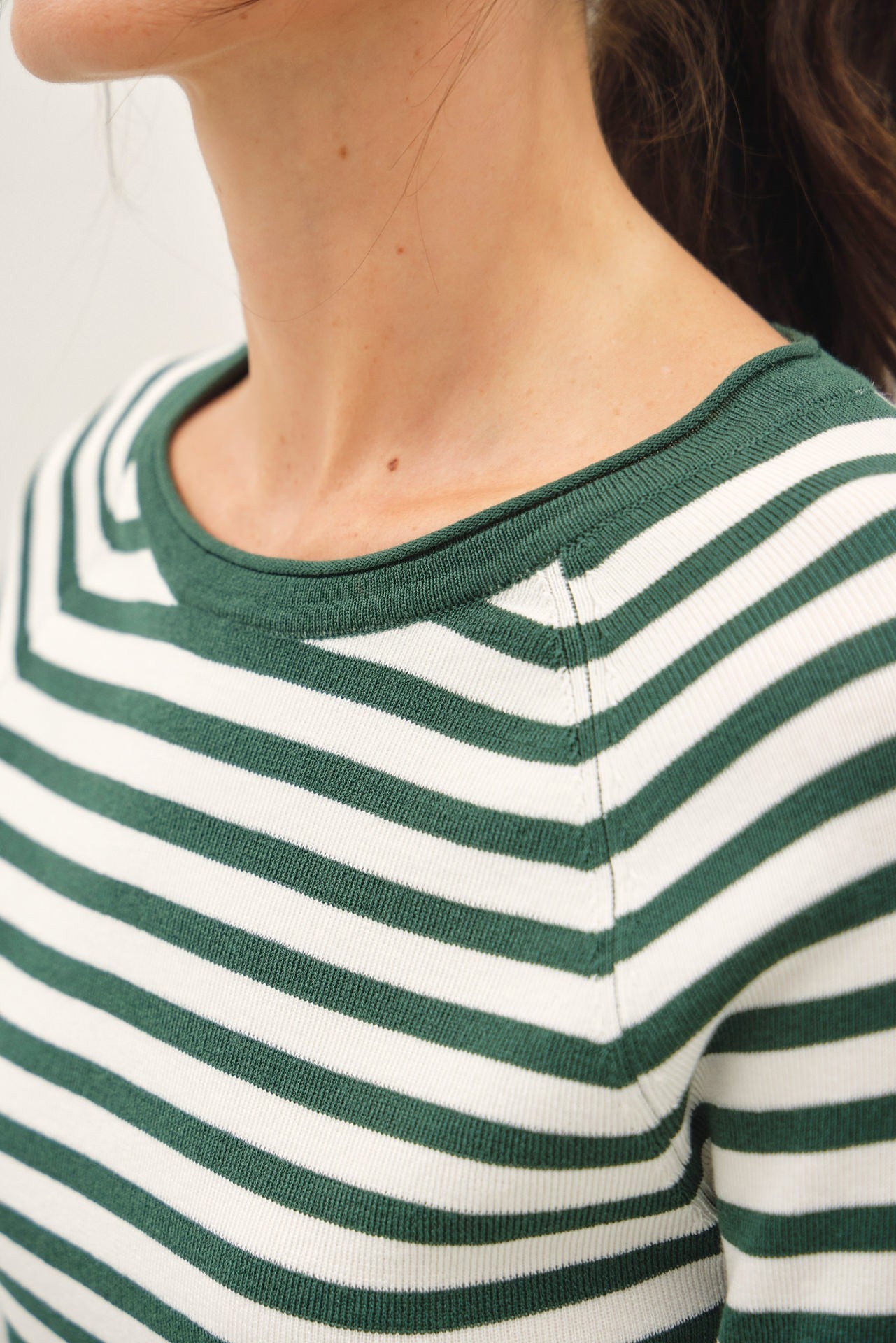 Women's Striped SLim Fit Raglan Sleeve Sweater 65720