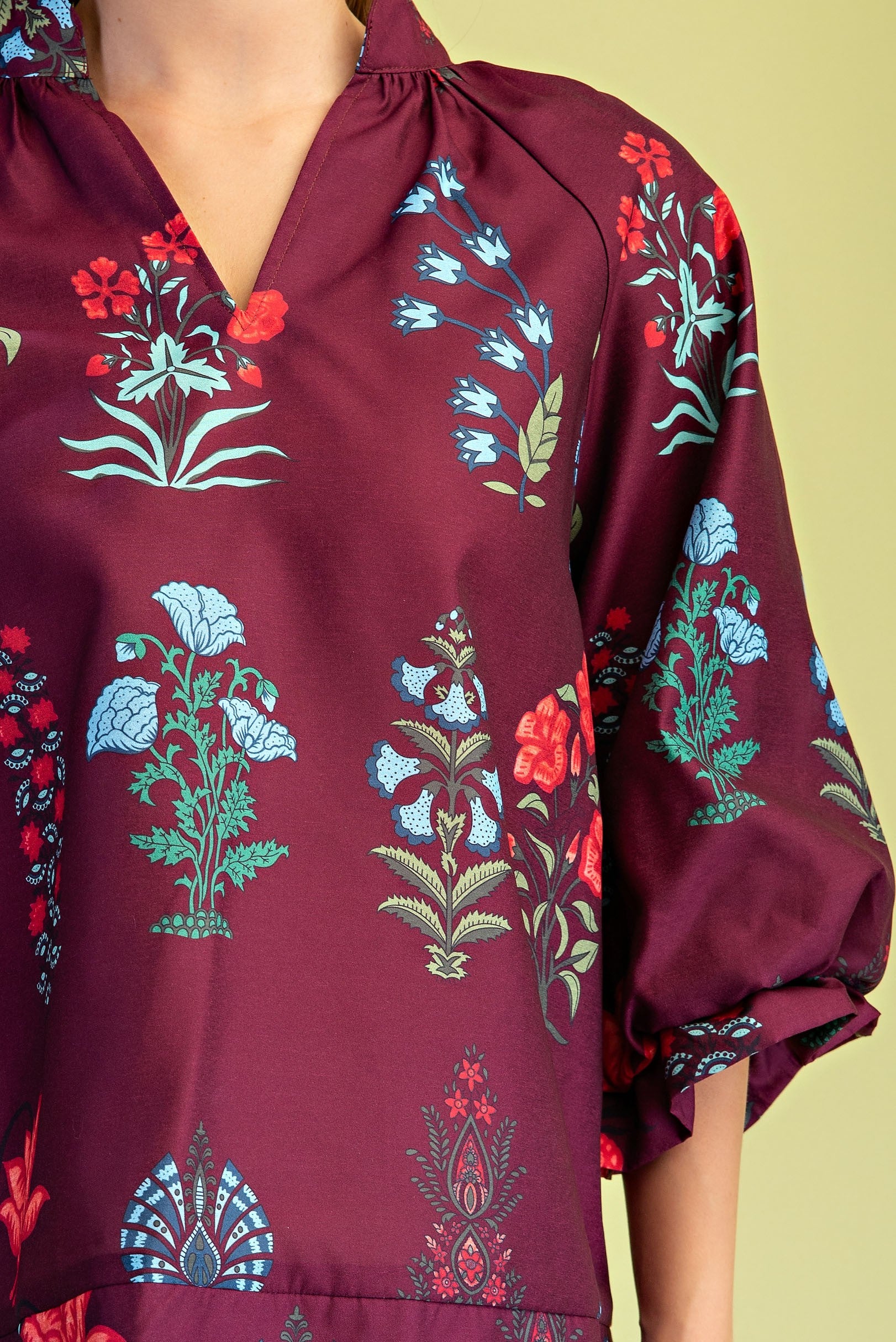 Gigio Women's Wine Mix Printed Scalloped Edged V-neck Blouse