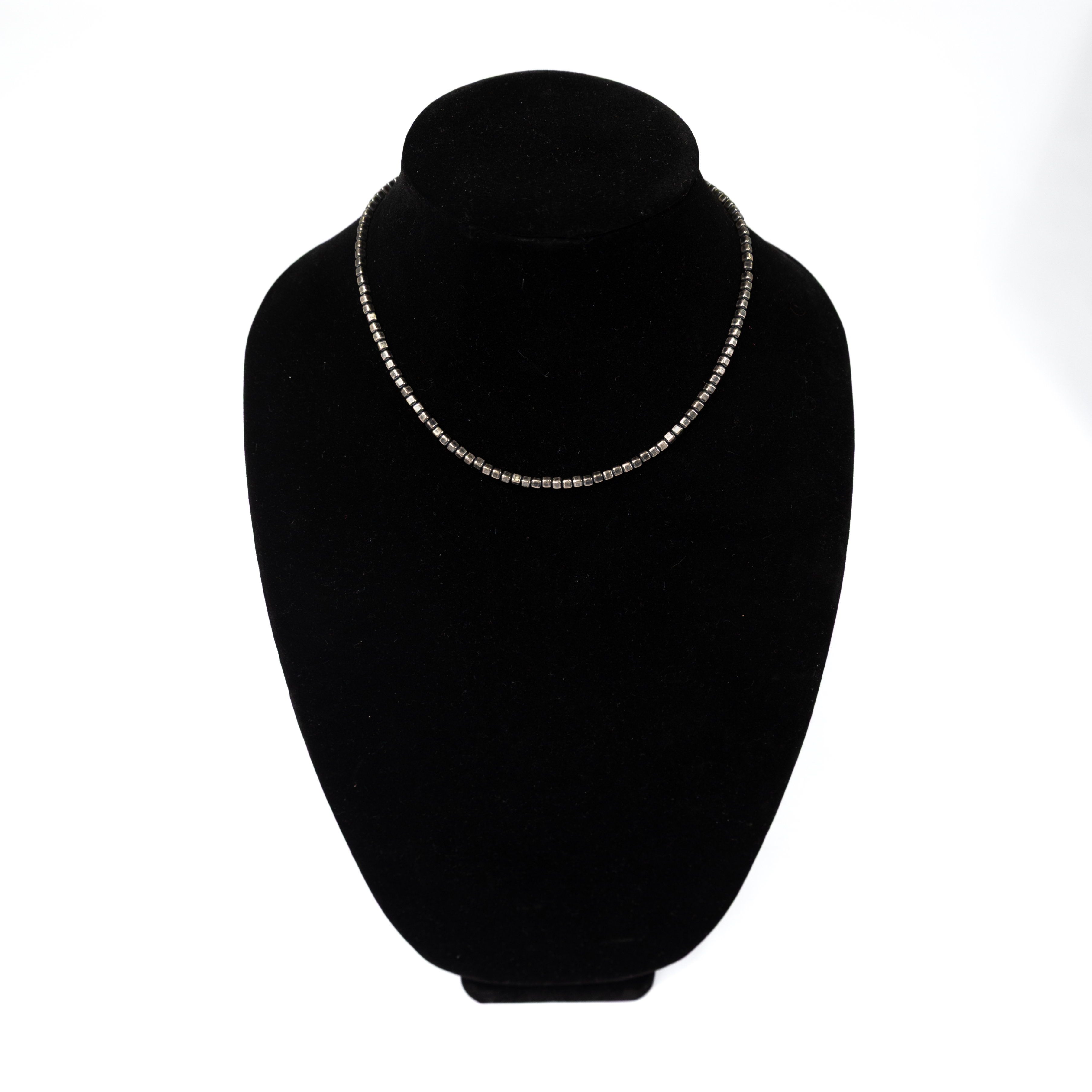 Women's Alzuni 3MM 16" Square Navajo Pearl Handmade Necklace