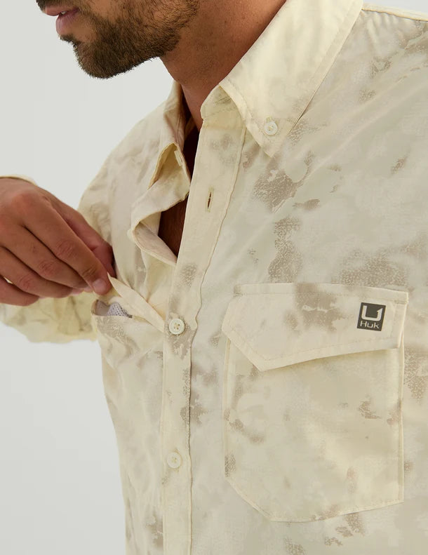 Huk Men's Egret Tideloom Camo KC Print Tide Point Button-Down H1500254-106