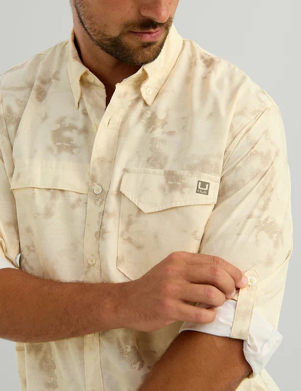 Huk Men's Egret Tideloom Camo KC Print Tide Point Button-Down H1500254-106