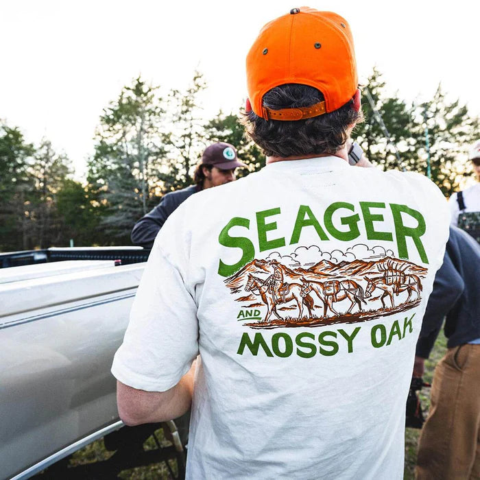 Men's Seager X Mossy Oak Pack Out Vintage White Tee MTF25PACKMOAKWHT