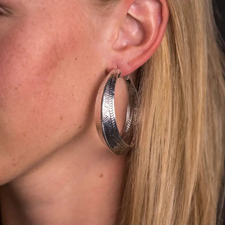 Women's West & Co Burnished Silver Tooled Hoop Earring E342BS