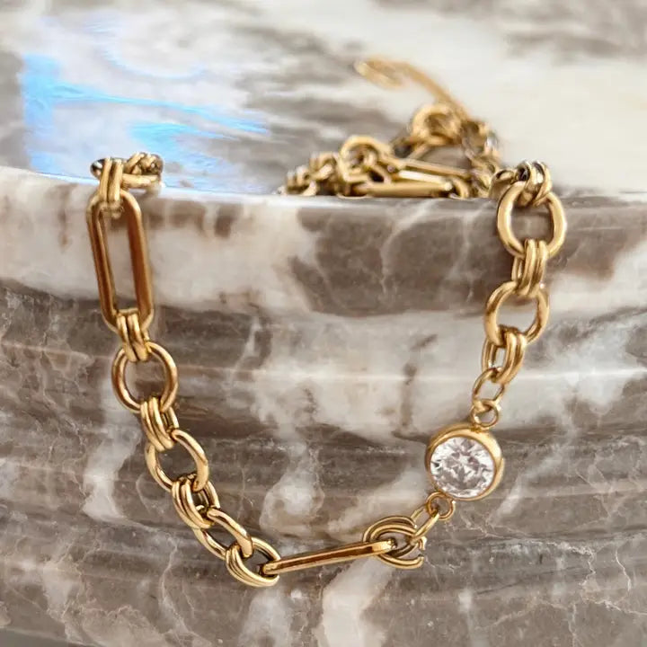 Women's Gold Melissa Necklace