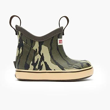 Kids' XTRATUF Mossy Oak® Bottomland Ankle Deck Boot XKABMOB