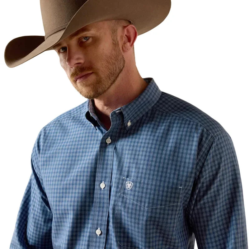Men's Ariat Ensign Blue Plaid Wrinkle Free Canyon Classic Fit Shirt 10071746