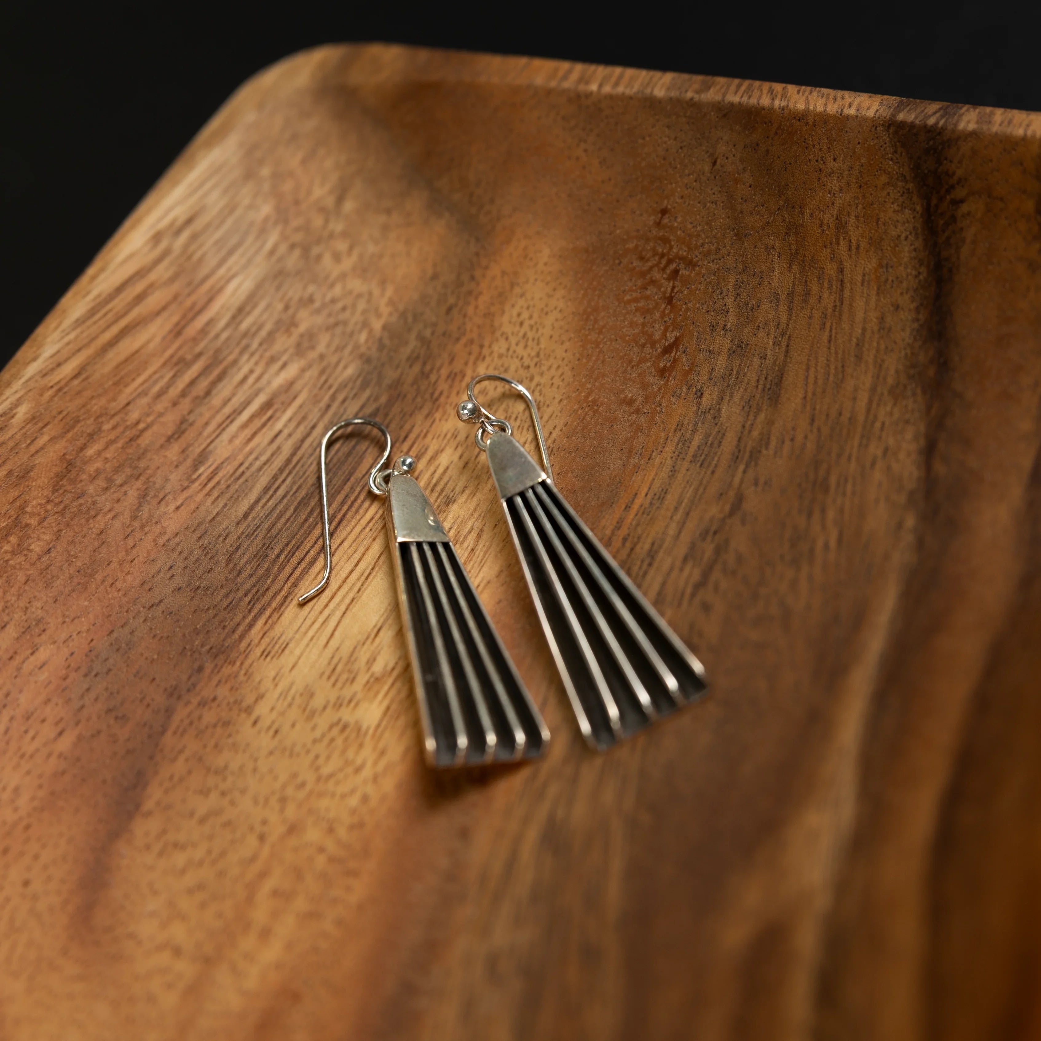 Women's Alzuni Handmade Silver Fan Dangle Earrings