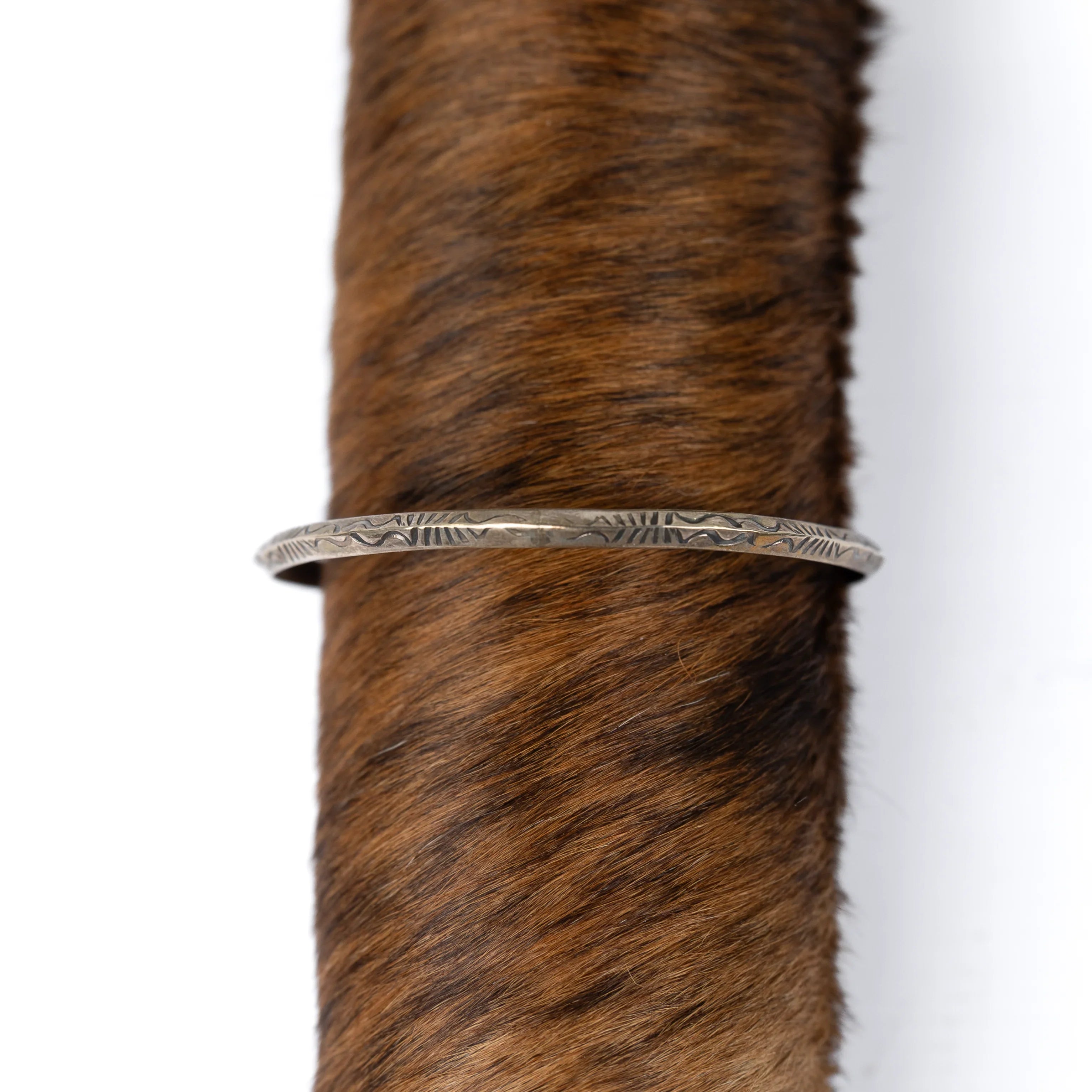 Women's Alzuni Thin Stamped Silver Bracelet