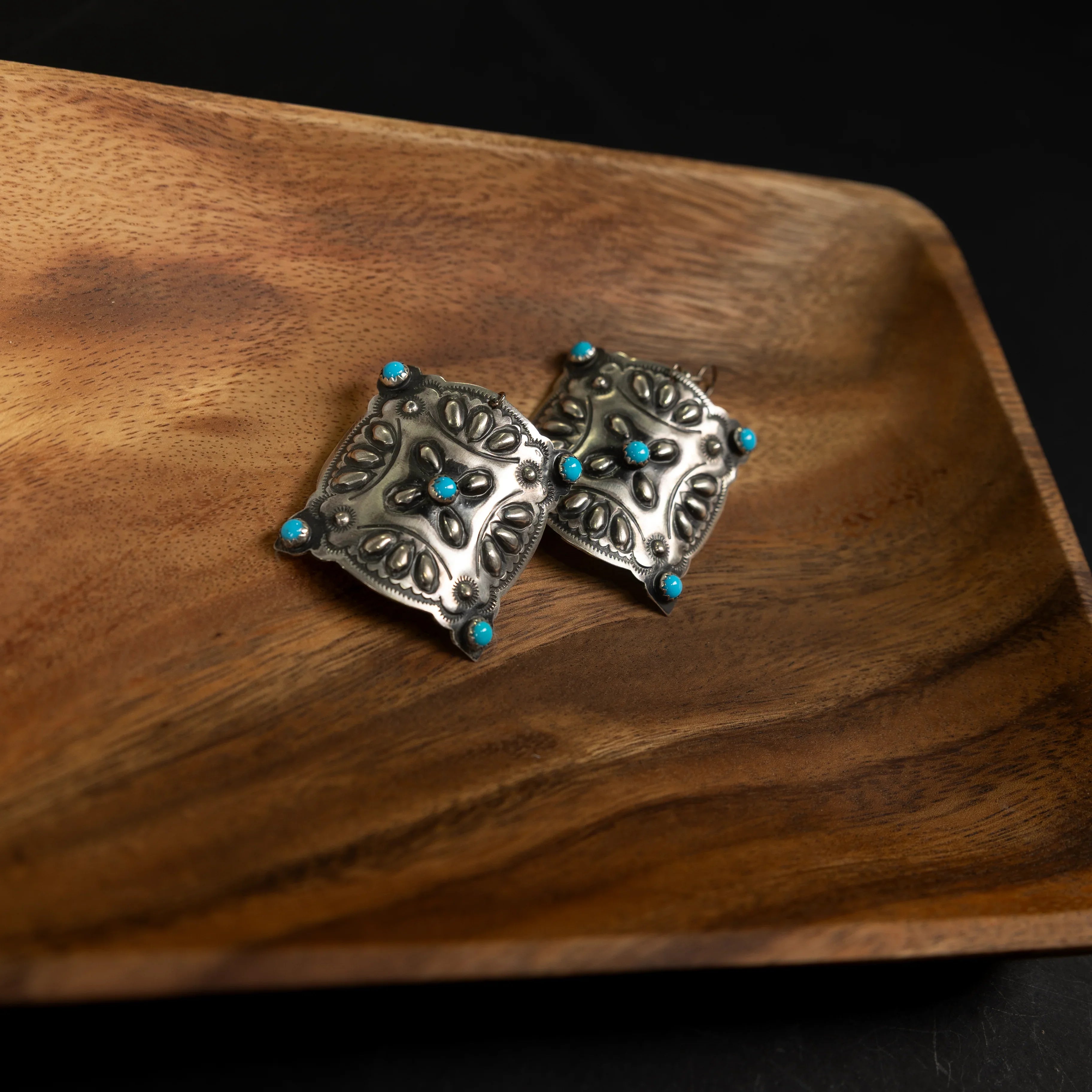 Women's Alzuni Turquoise Floral Conch Earrings
