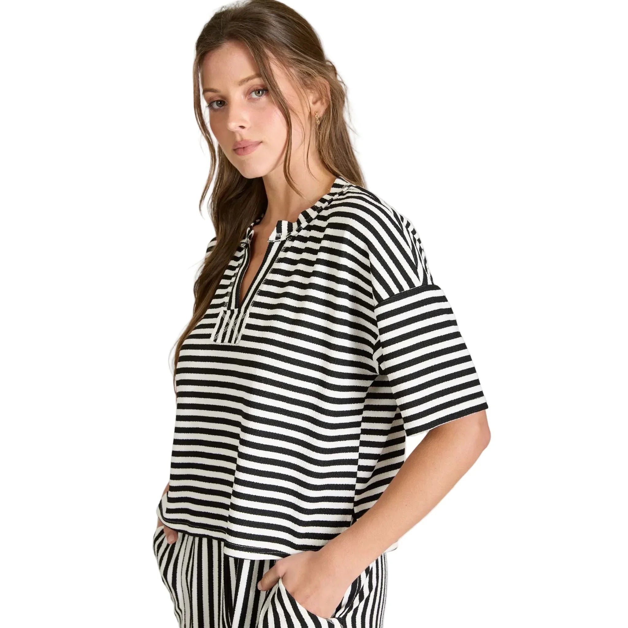 Women's Blu Pepper Black and White Stripe Short Sleeve Shirt B6SX1045-T