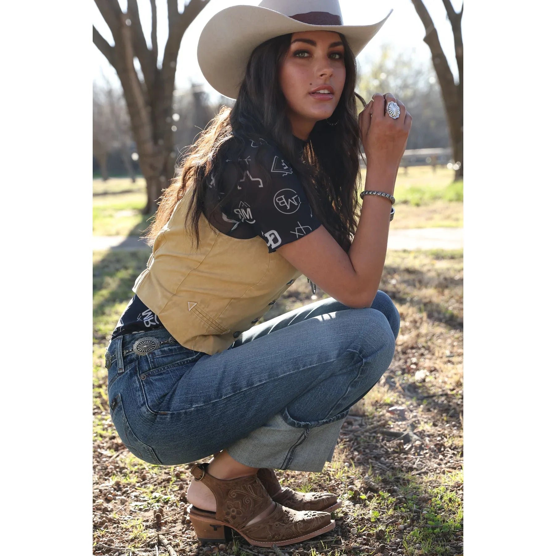 Women's Cinch Gold Sleeveless Vest CTV7532001