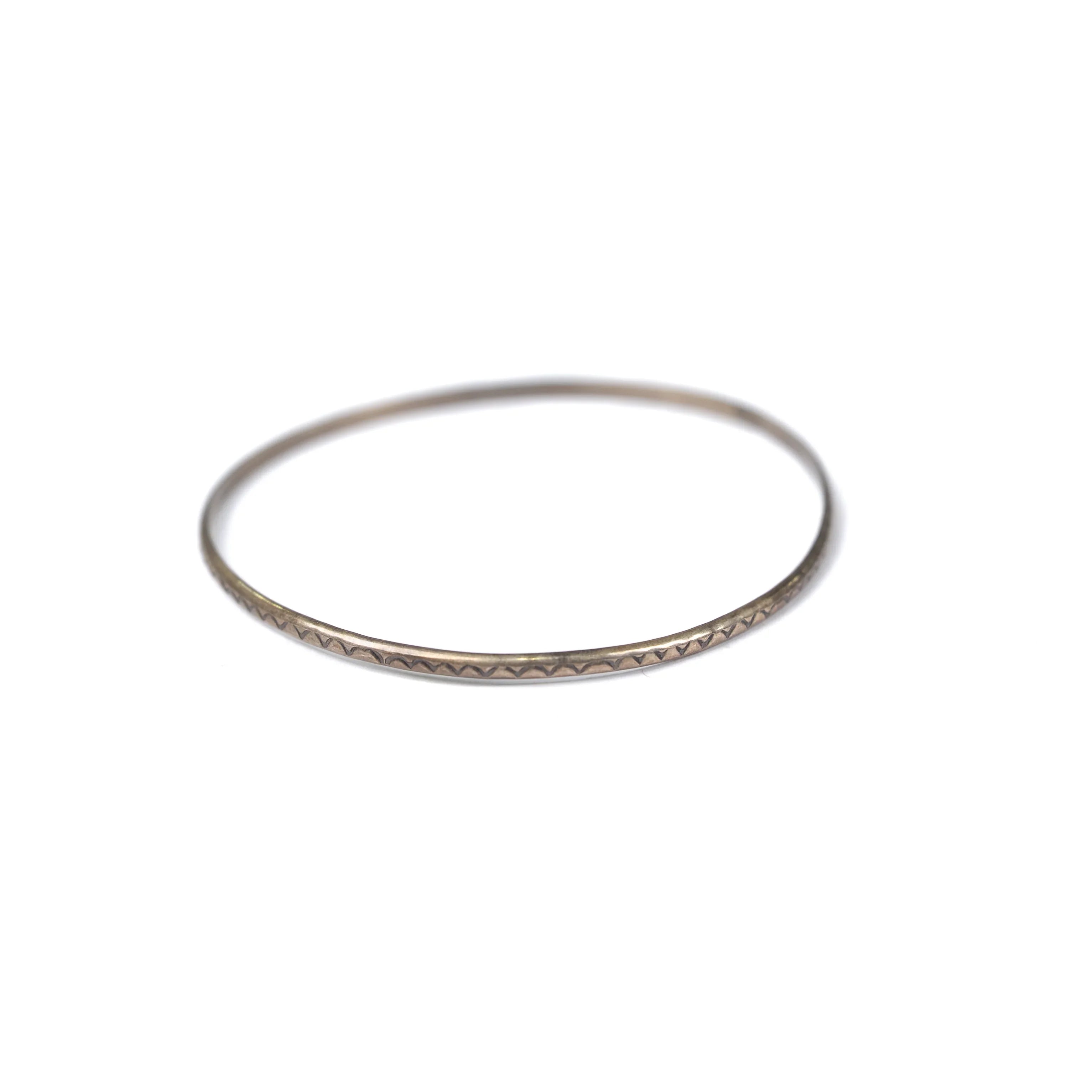 Women's Elaine Tahe Silver Small Etched Bangle