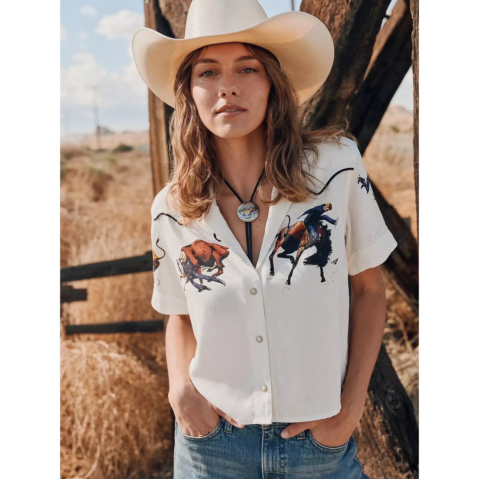 Women's Lainey Wilson x Wrangler Camp Shirt 112380469