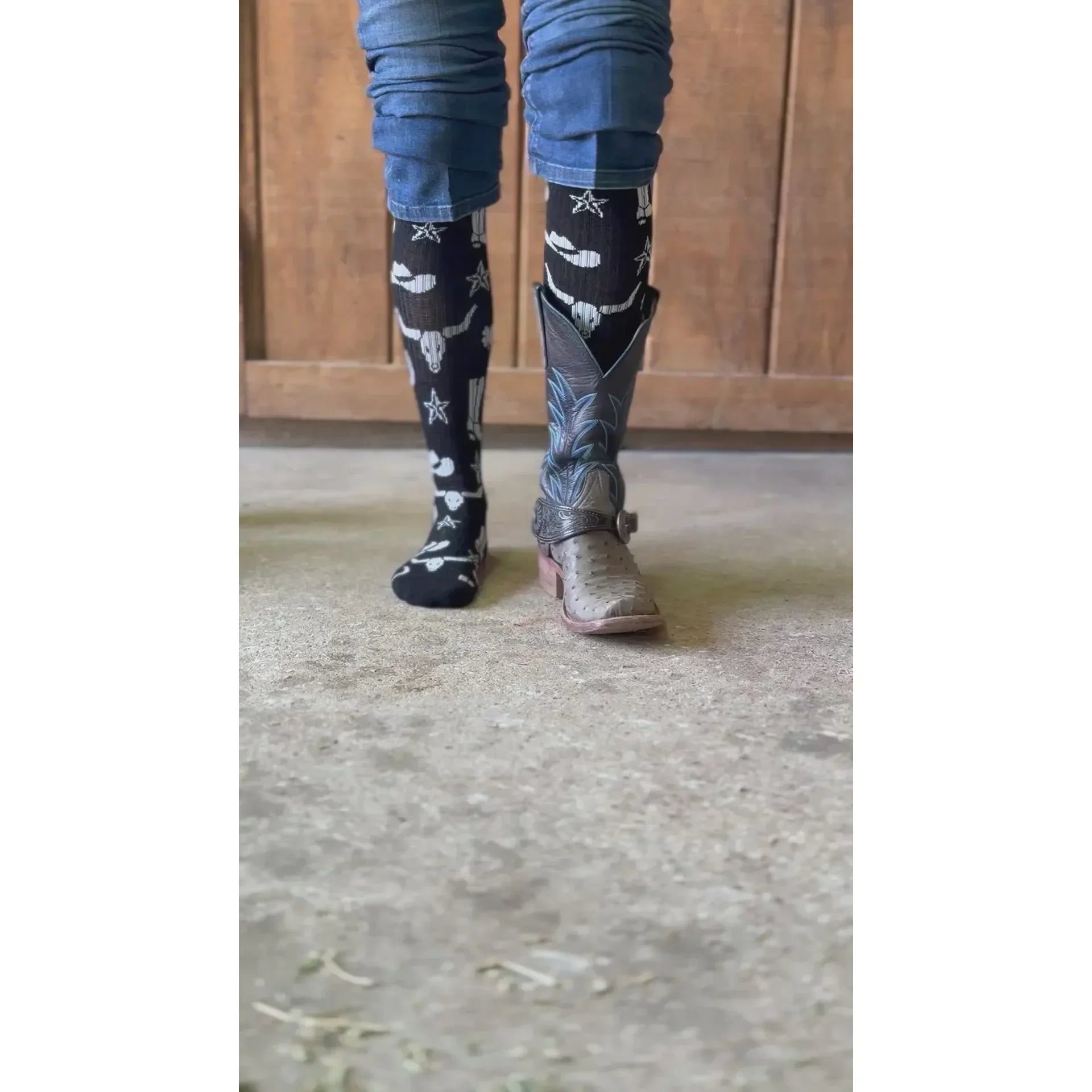 Women's Lucky Chuck Get Western Black And White Performance Boot Socks LC12-12148