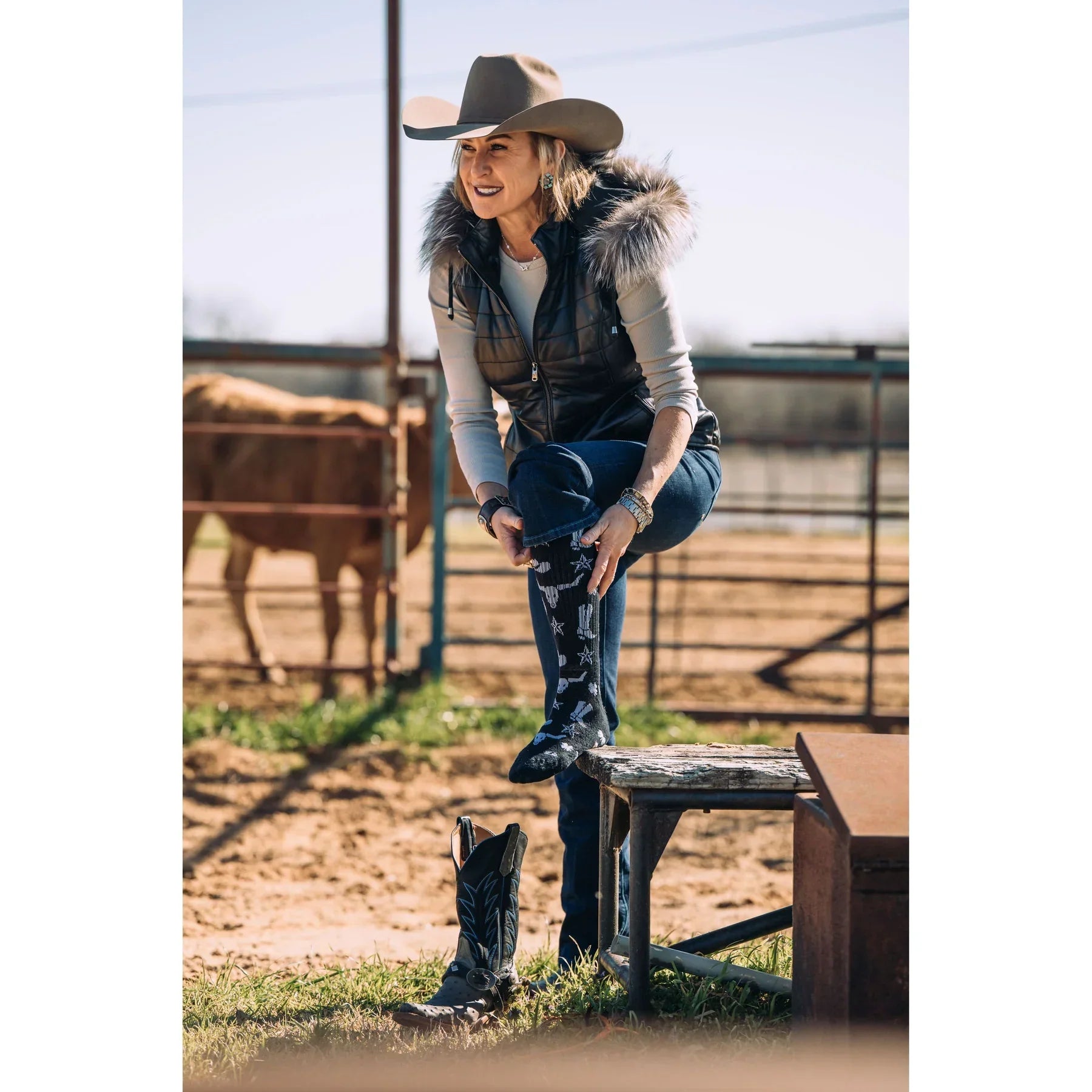 Women's Lucky Chuck Get Western Black And White Performance Boot Socks LC12-12148