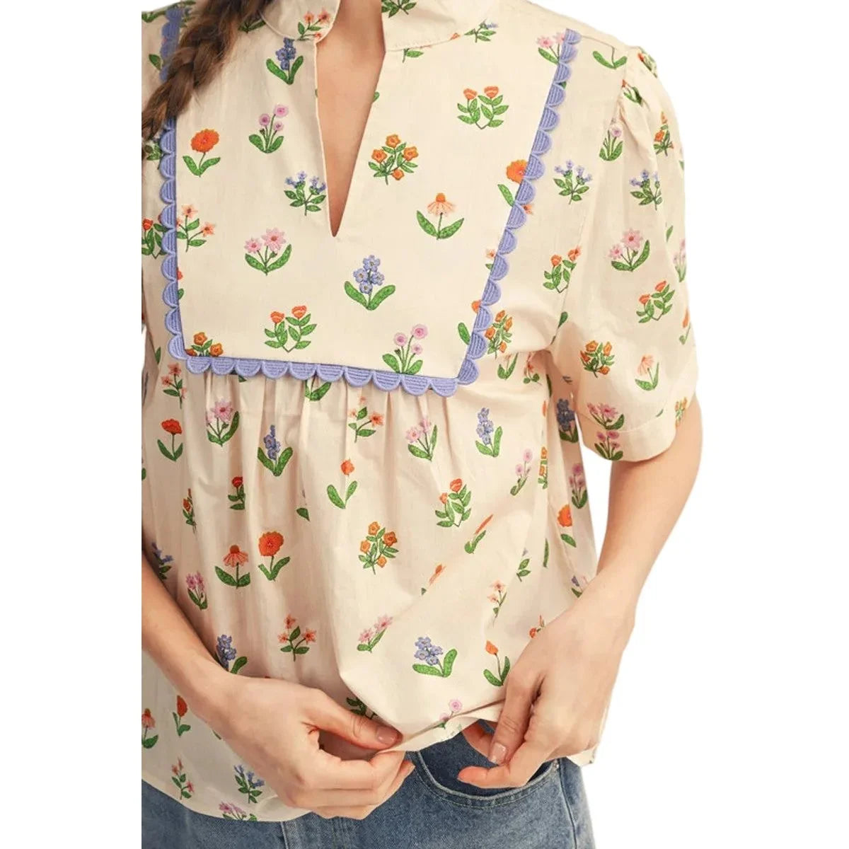 Women's Natural Scallop Trim Detail Floral Top G15386