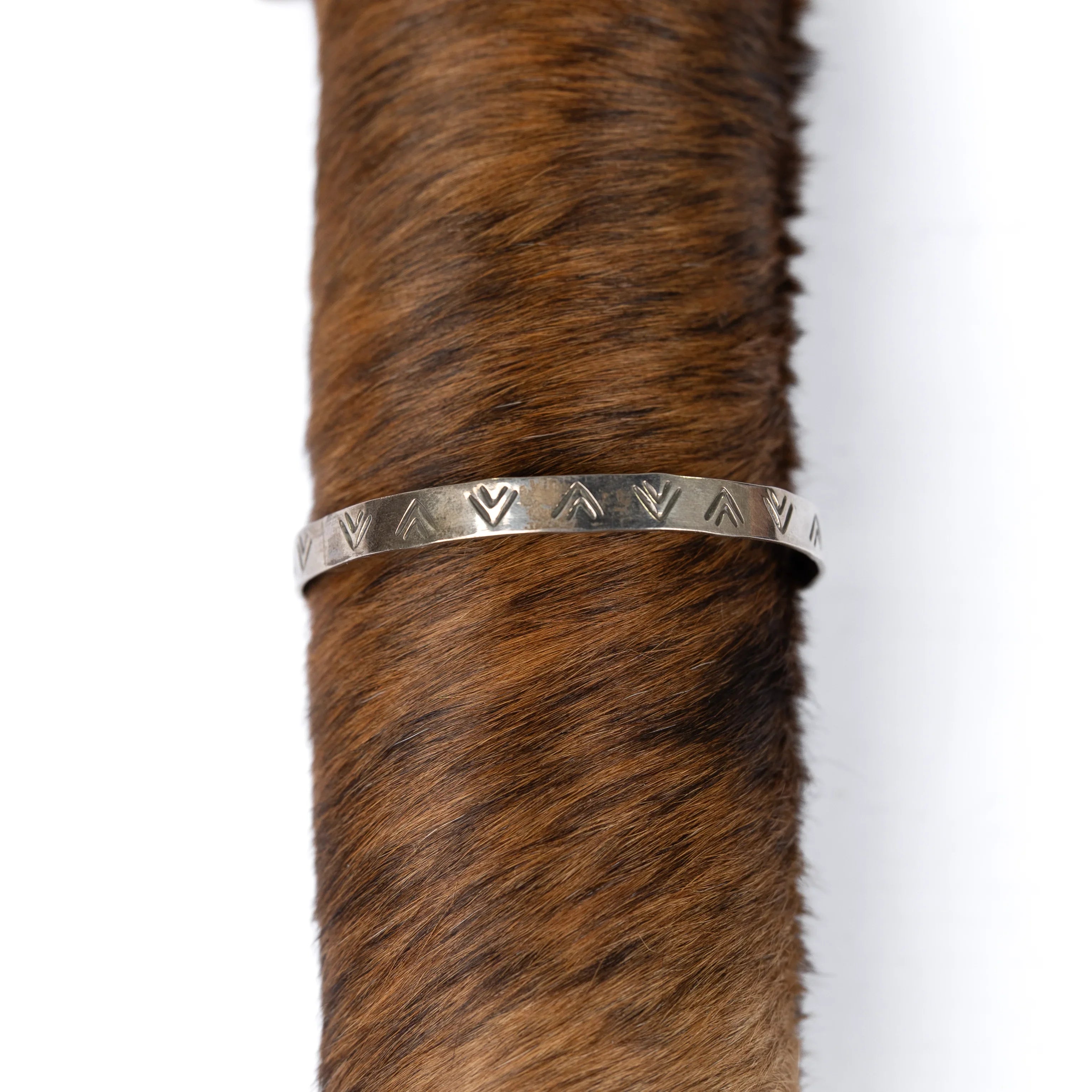 Women's Rhoda Medium Silver Arrow Bangle T437