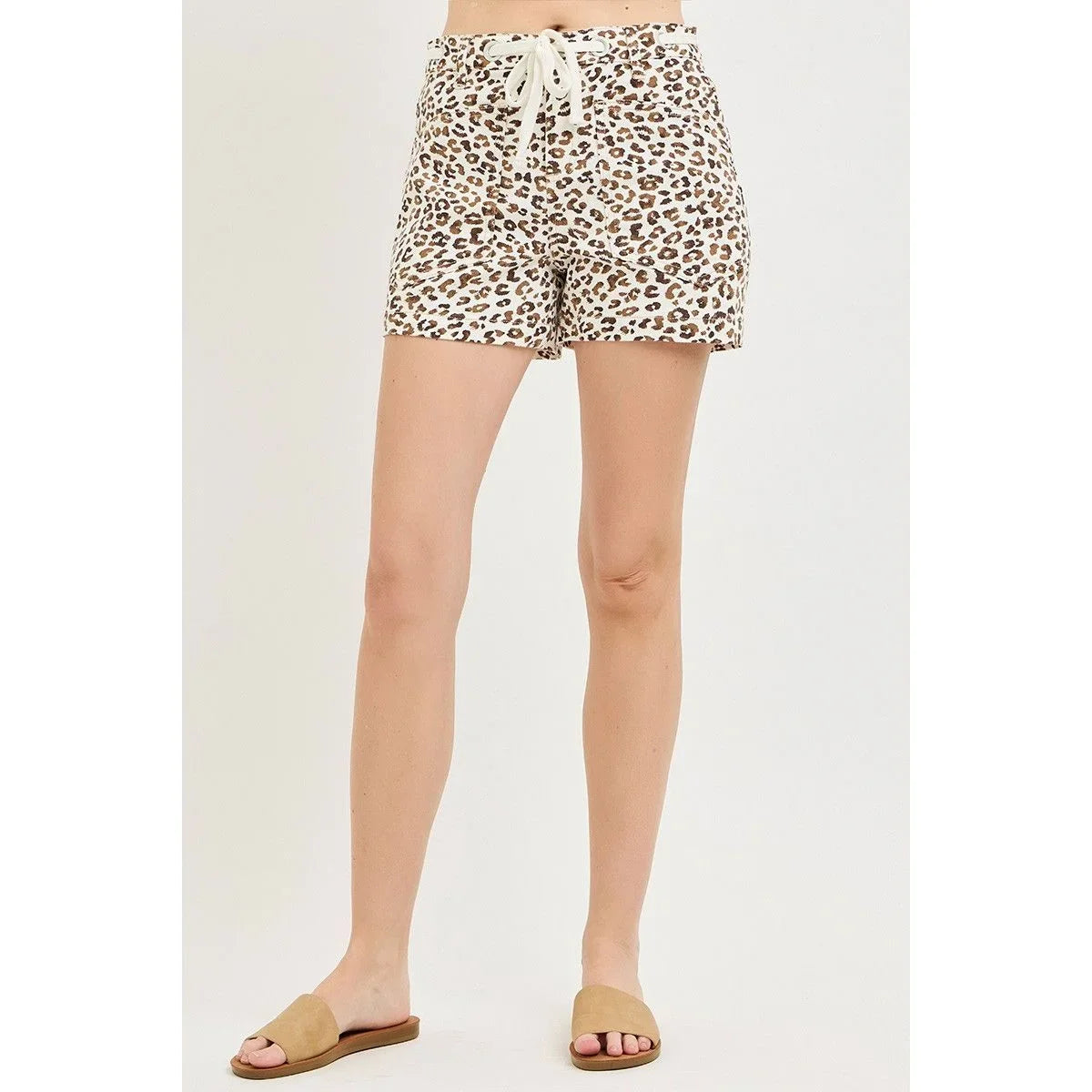 Women's Risen Slouchy Leopard Print Patch Pocket Shorts RDS6603-LEO