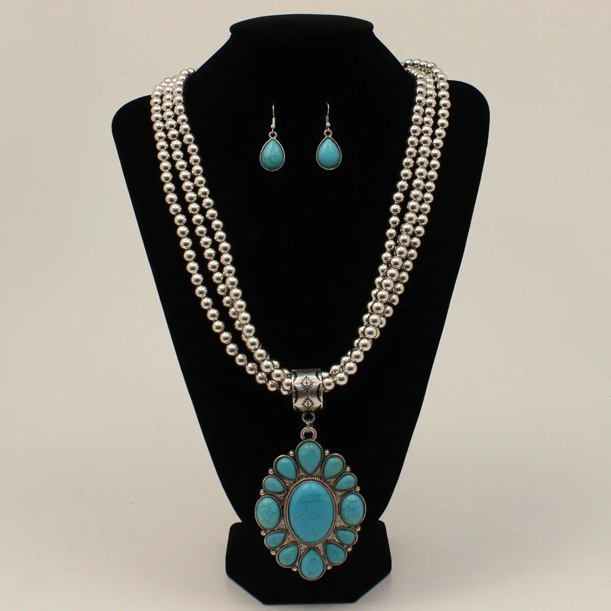 Women's Silver Strike Beaded Necklace with Large Pendant and Earrings D4500200