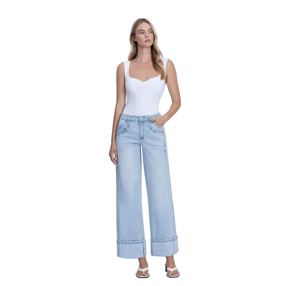 Women's Vervet Super High Rise Light Wash Cuffed Baggy Wide Jeans T6515