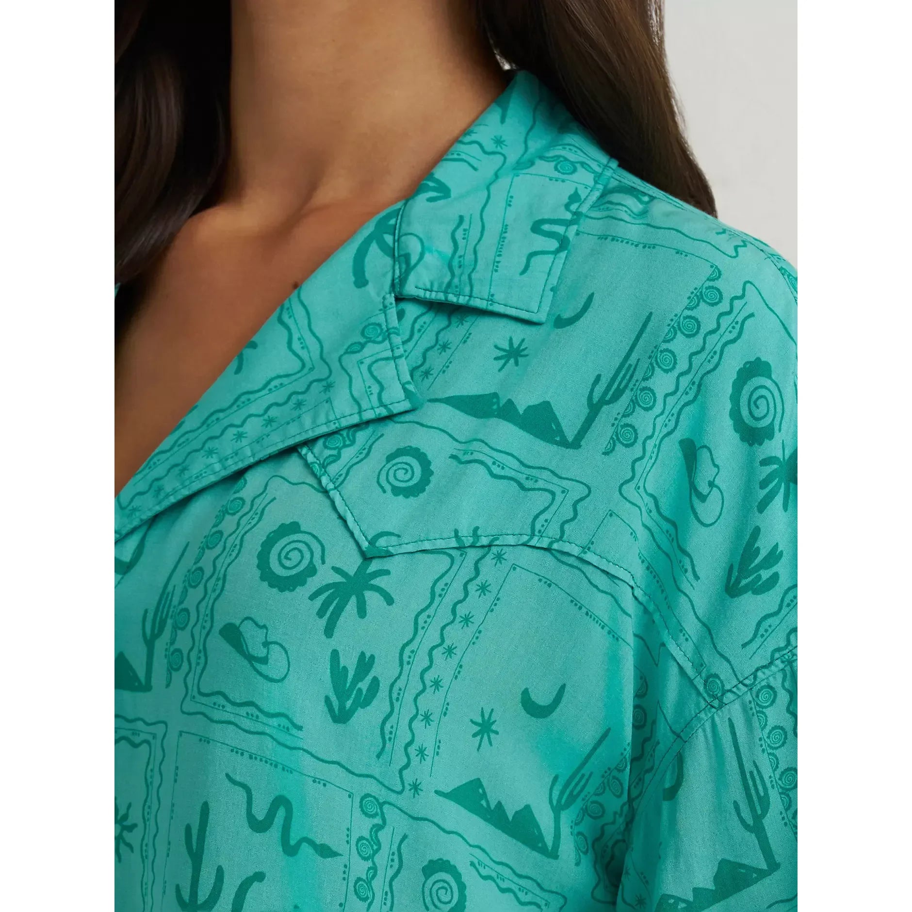 Women's Wrangler Green Square Retro® Cowgirl Camp Shirt