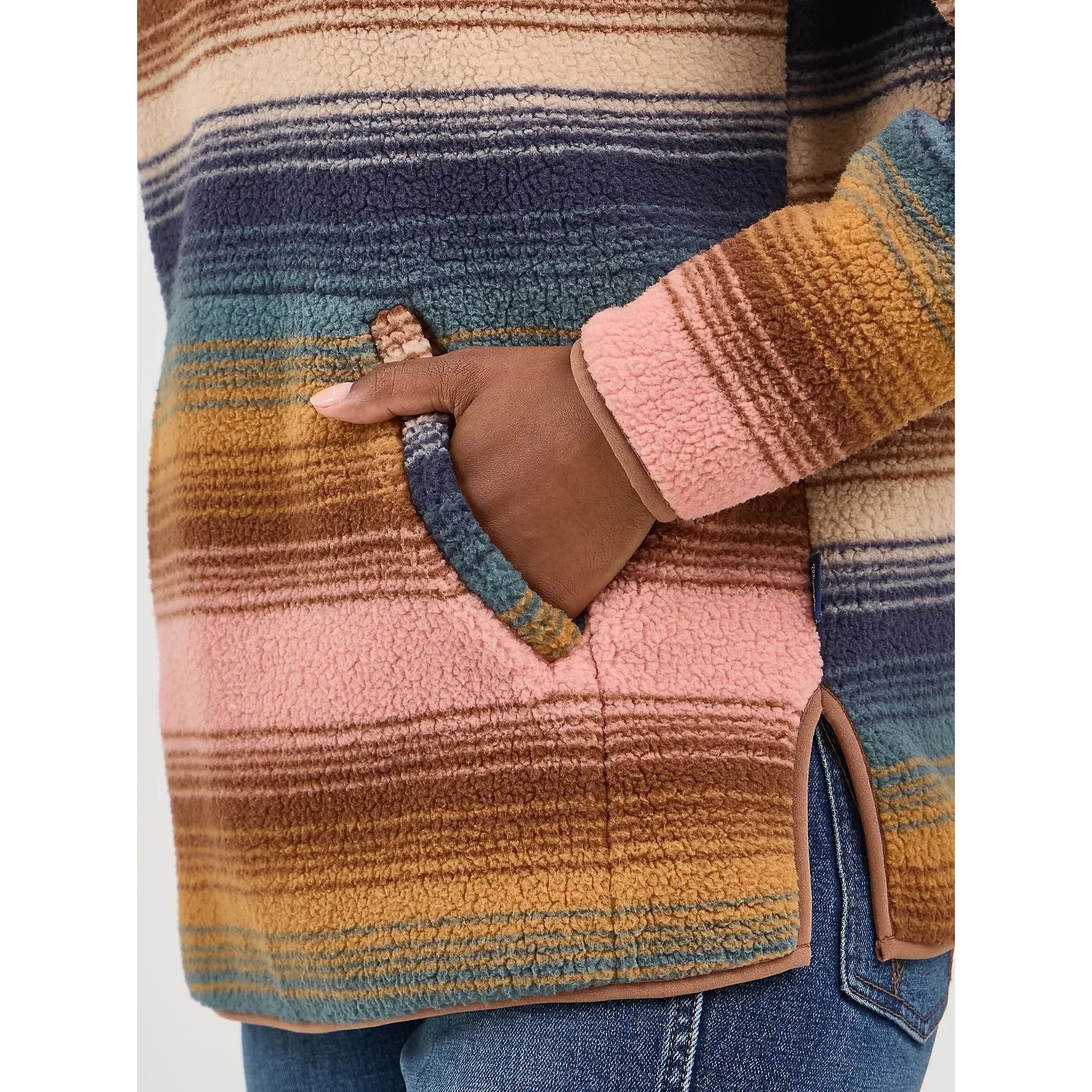 Women's Wrangler Retro® Quarter-Zip Sherpa Pullover 112367282