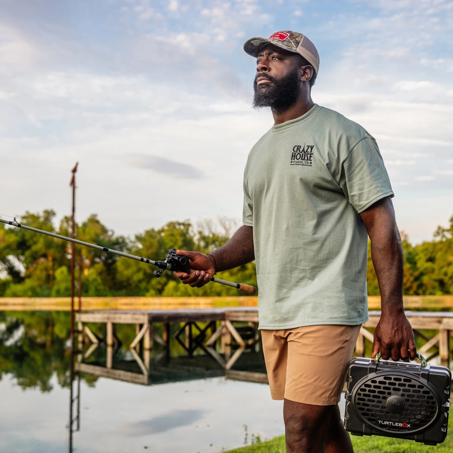 red dir hat turtle box speaker fishing