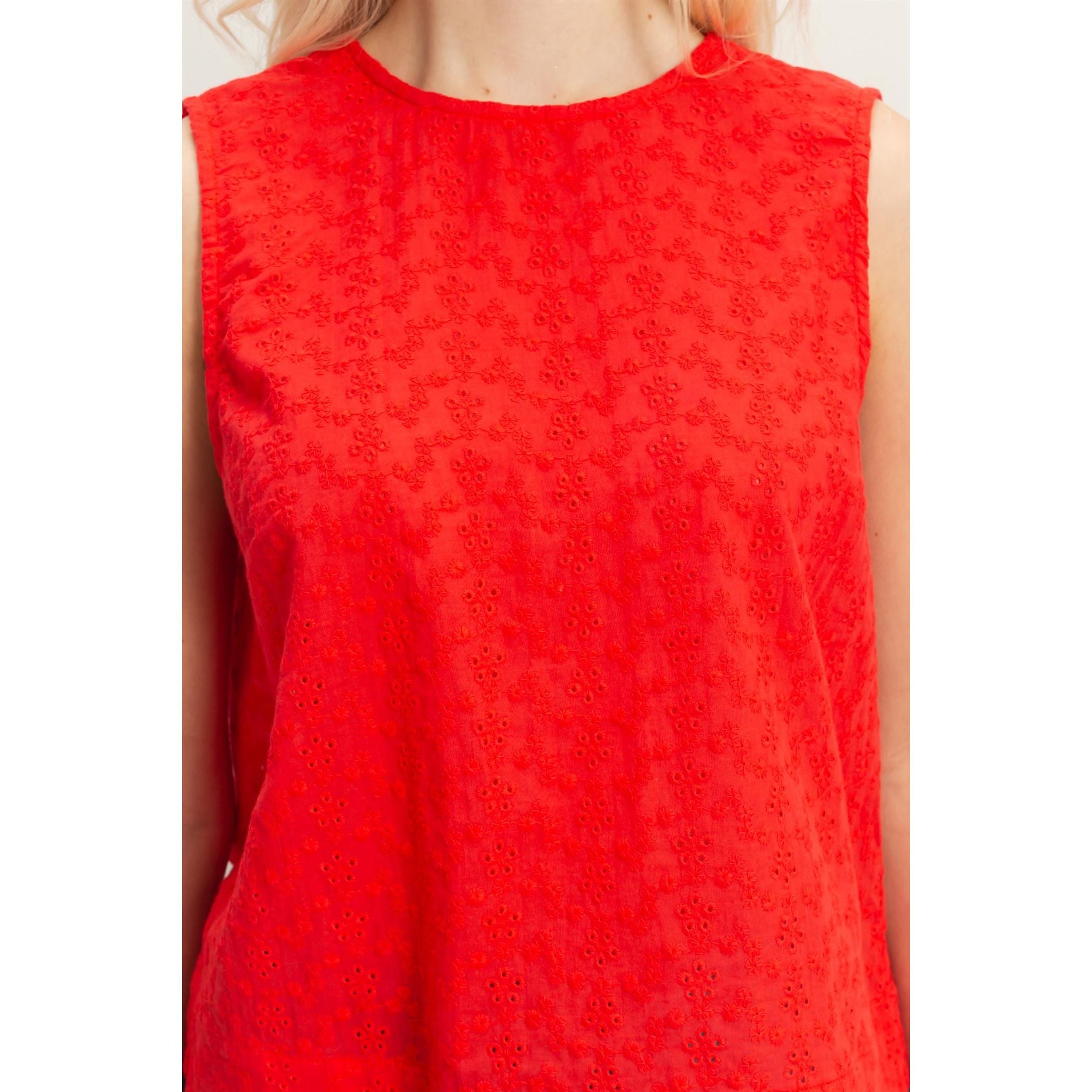 Women's Red Eyelet Sleeveless Top With Back Buttons DZ26C541