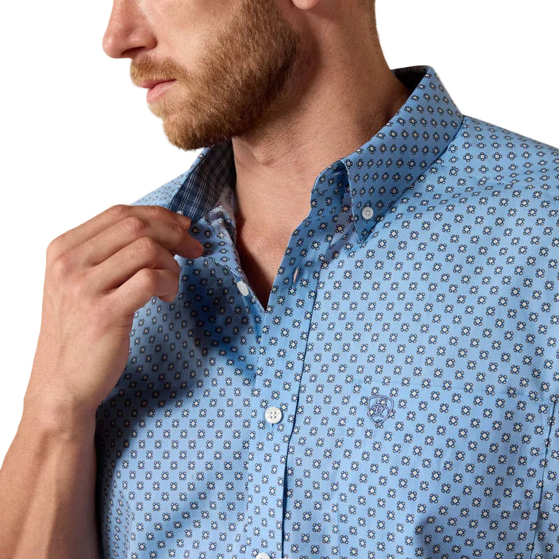 Men's Ariat Blissful Blue Medallion Print Wrinkle Free Cash Classic Fit Shirt  10071740