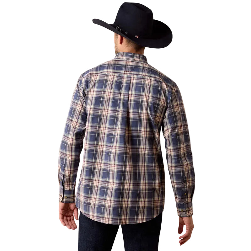 Ariat Men's Oceana Medium Plaid Pro Series Jaren Classic Fit Shirt 10079257