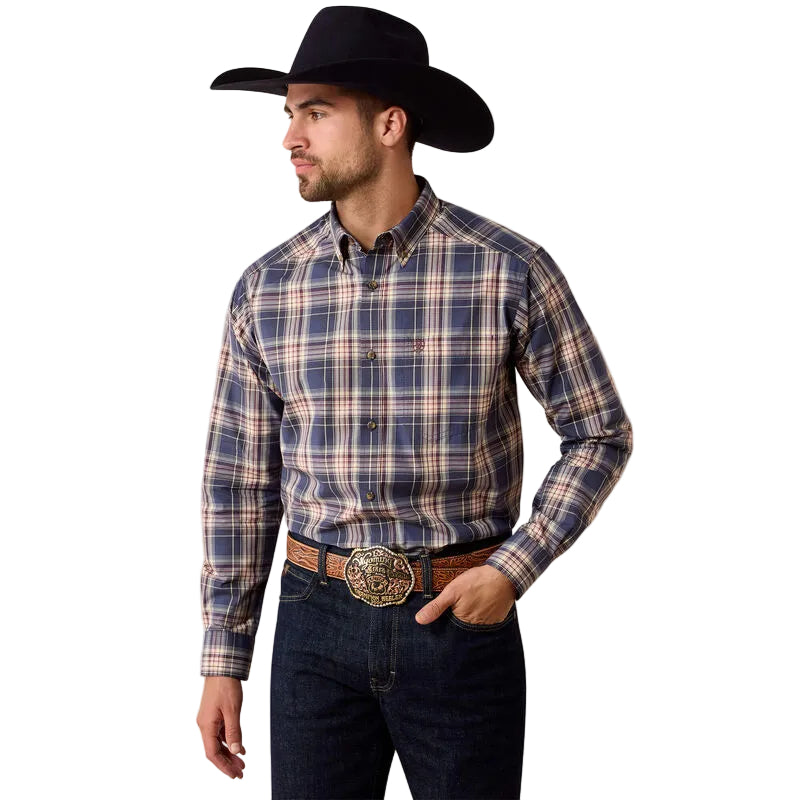 Ariat Men's Oceana Medium Plaid Pro Series Jaren Classic Fit Shirt 10079257