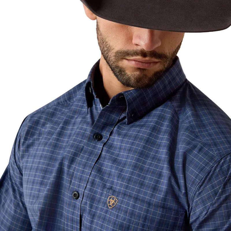 Ariat Men's Oceana Small Plaid Pro Series Jose Classic Fit Shirt 10079258