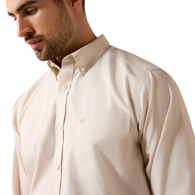 Ariat Men's Savannah Tan Wrinkle Free Solid Pinpoint Oxford Classic Fit Shirt 10079436